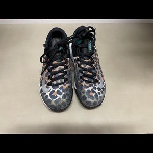 Nike women’s tennis shoes